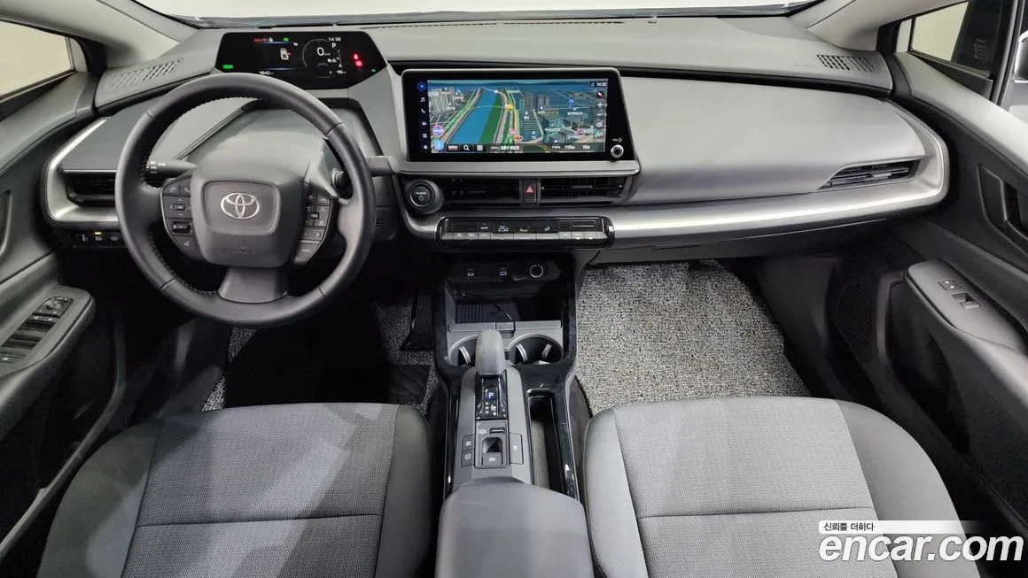 Toyota Prius — фото 7
