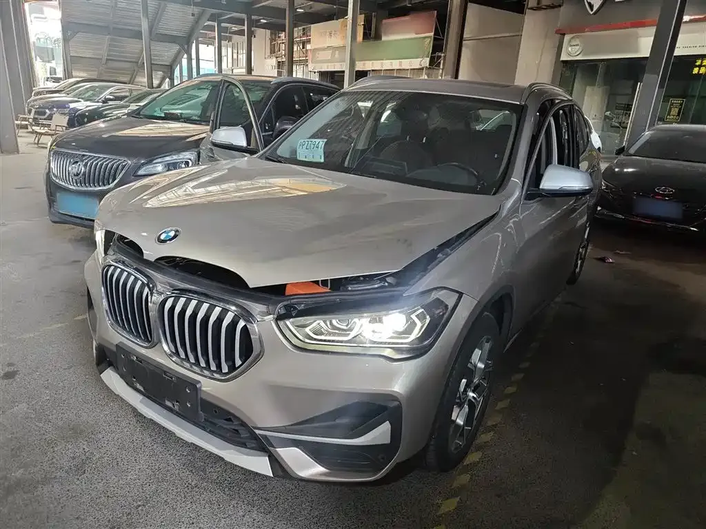 BMW X1 — фото 1