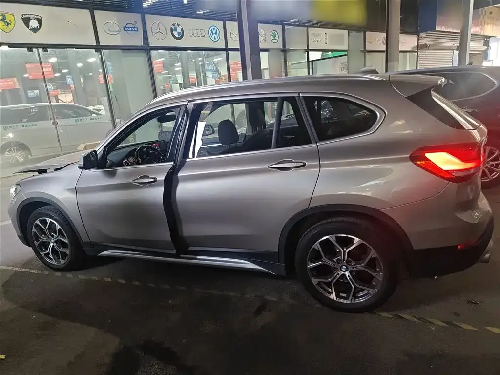 BMW X1 — фото 7