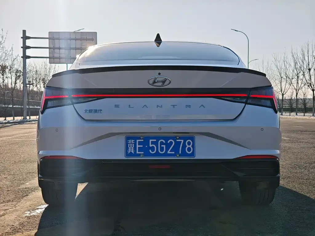 Hyundai Elantra — фото 4