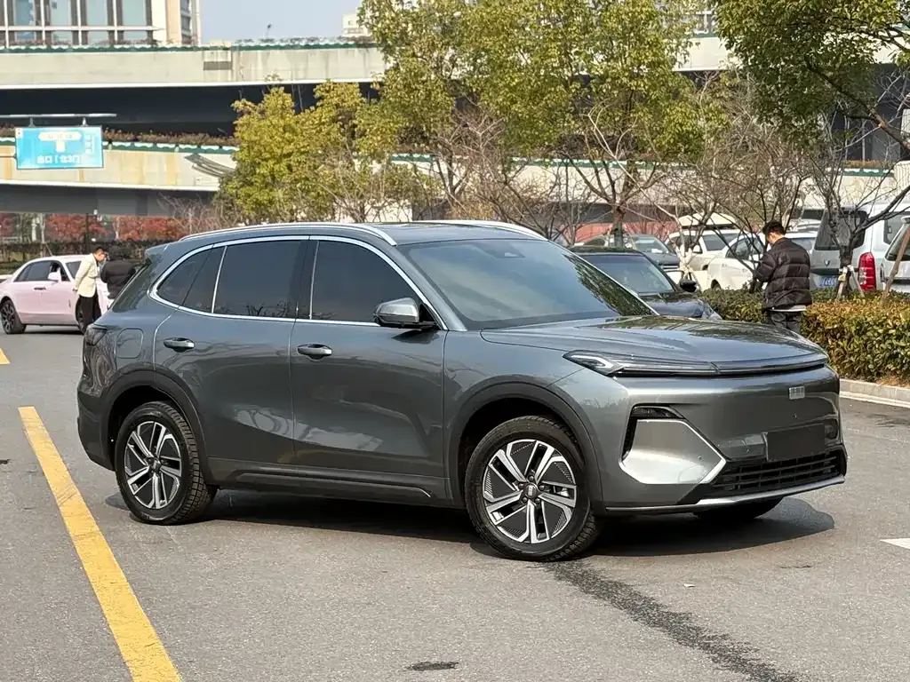 Geely 银河星舰7 — фото 3