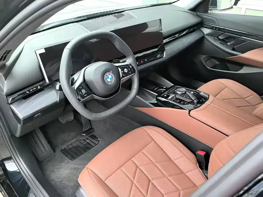 BMW 5 Series — фото 2