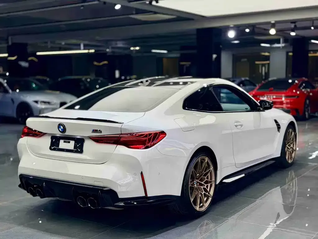 BMW M4 — фото 3