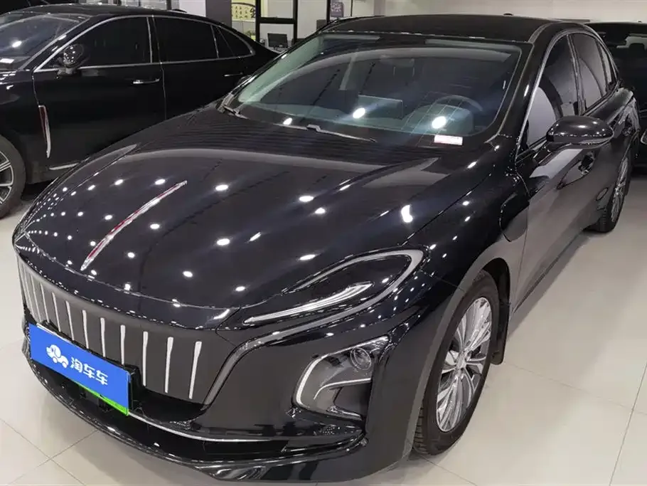 Hongqi E-QM5 — фото 1