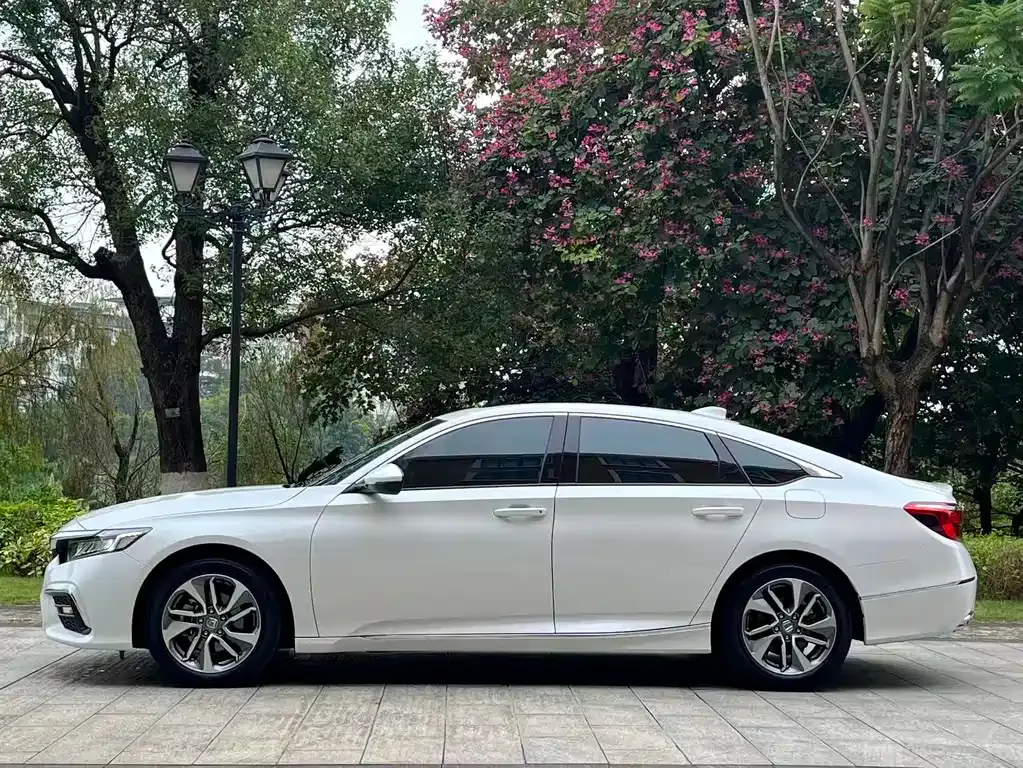 Honda Inspire — фото 4