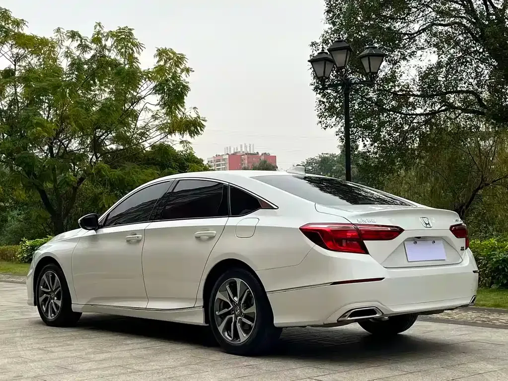 Honda Inspire — фото 6