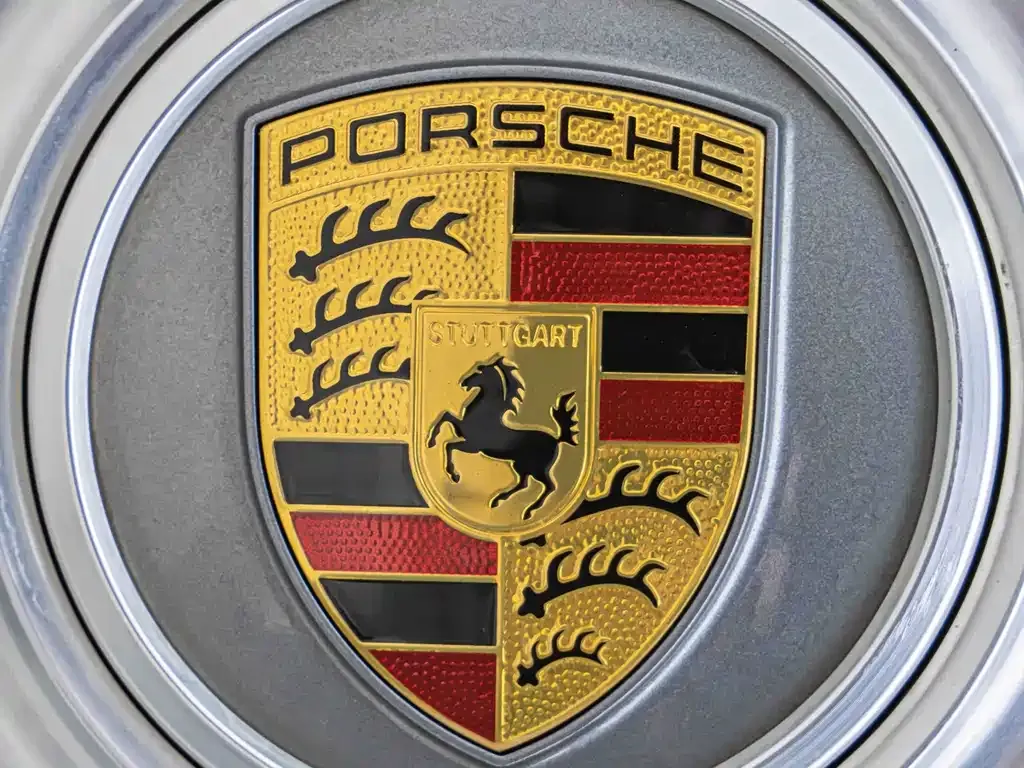 Porsche Taycan — фото 9