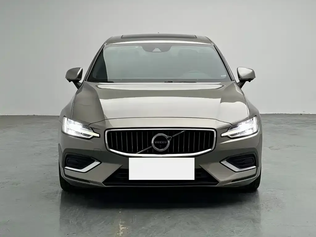 Volvo S60 — фото 4