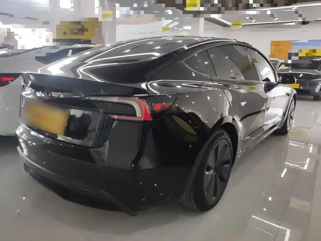 Tesla Model 3 — фото 2