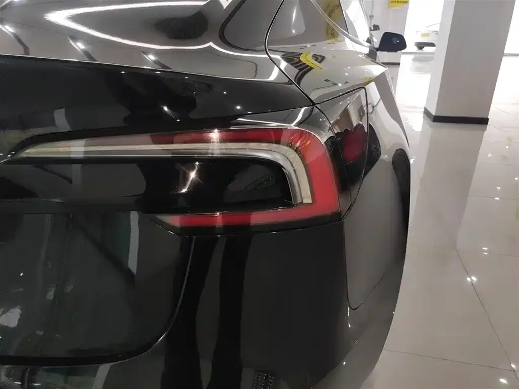 Tesla Model 3 — фото 3