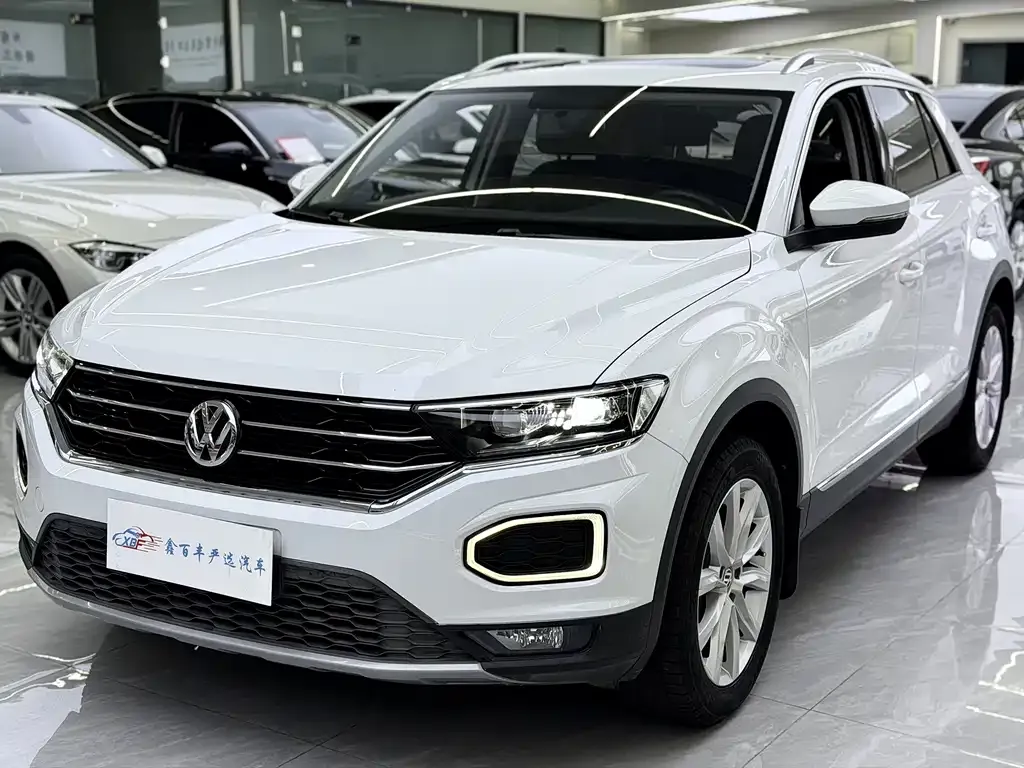 Volkswagen T-Roc — фото 1