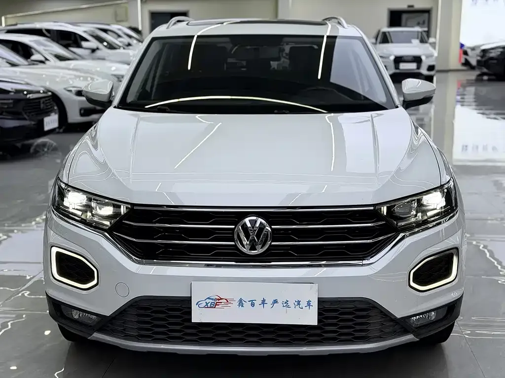 Volkswagen T-Roc — фото 9