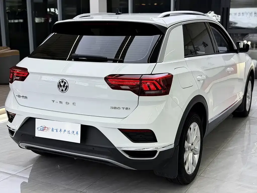 Volkswagen T-Roc — фото 4