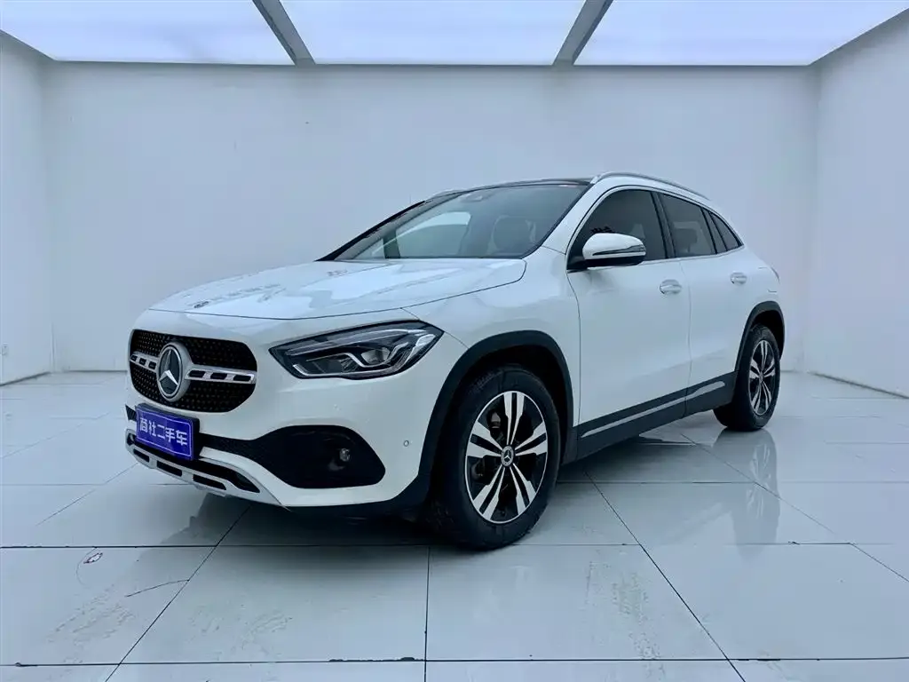 Mercedes-Benz GLA — фото 1