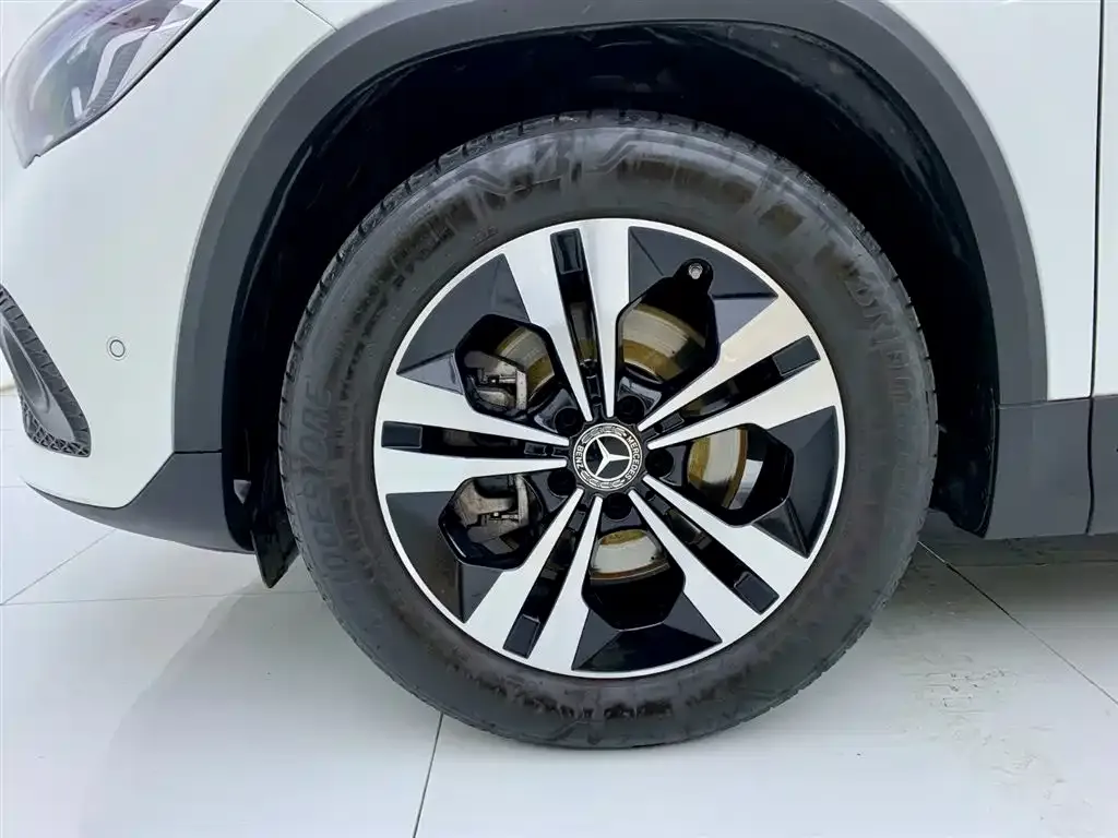 Mercedes-Benz GLA — фото 10