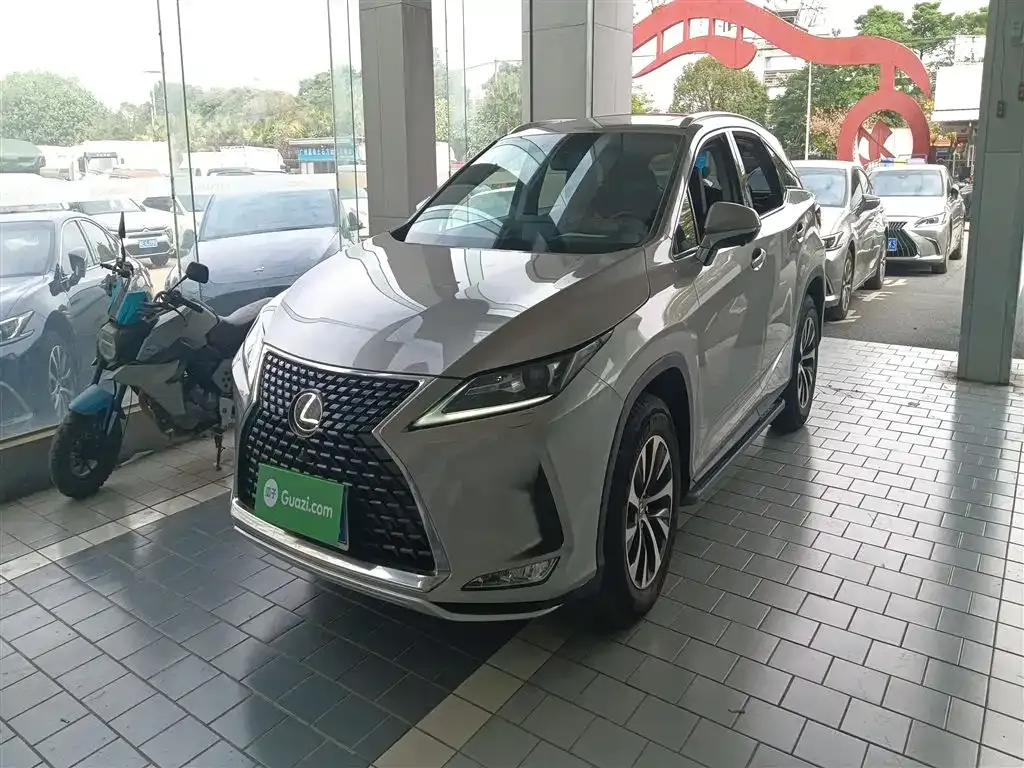 Lexus RX — фото 1