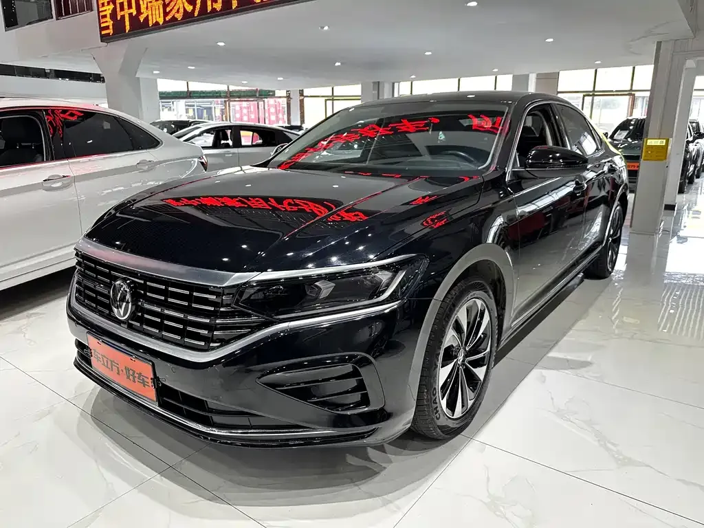 Volkswagen Passat — фото 1