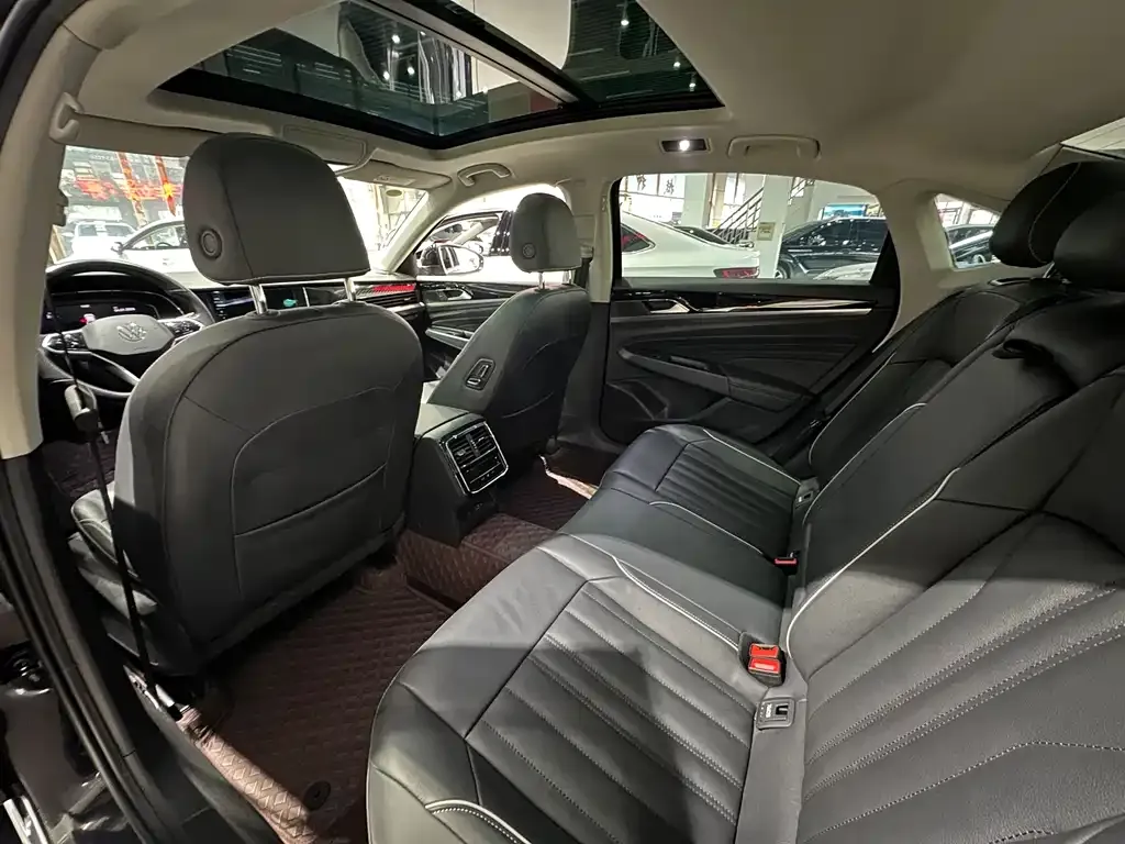 Volkswagen Passat — фото 2