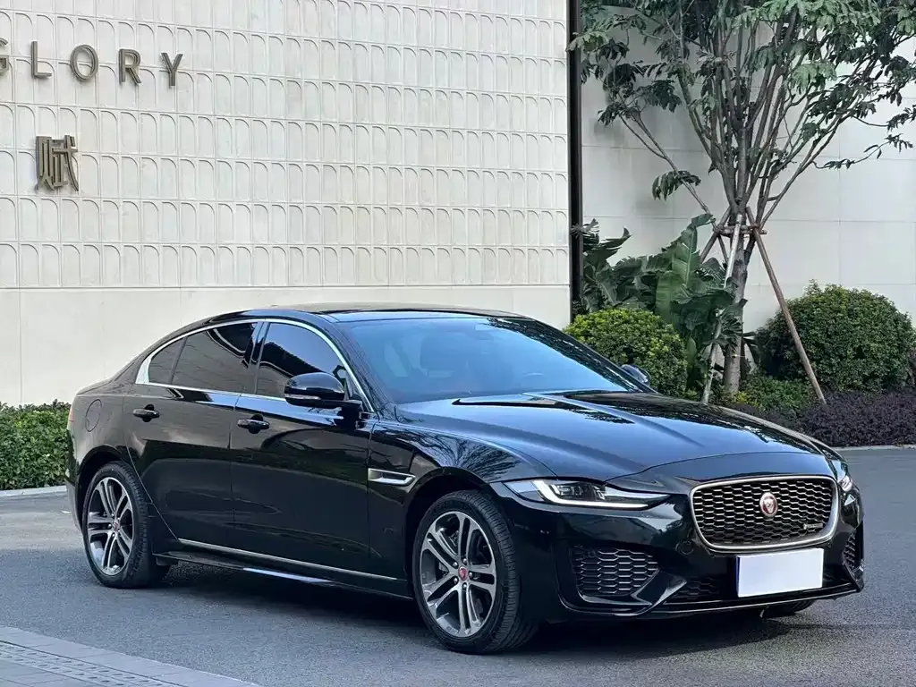 Jaguar XEL — фото 10