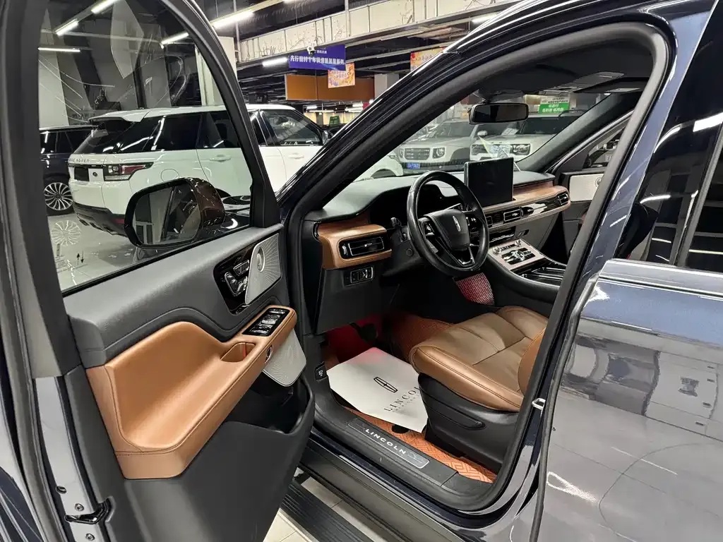 Lincoln Aviator — фото 10