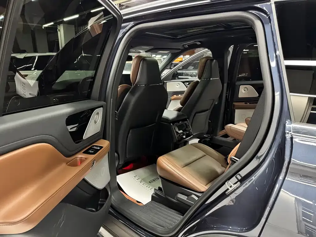 Lincoln Aviator — фото 9