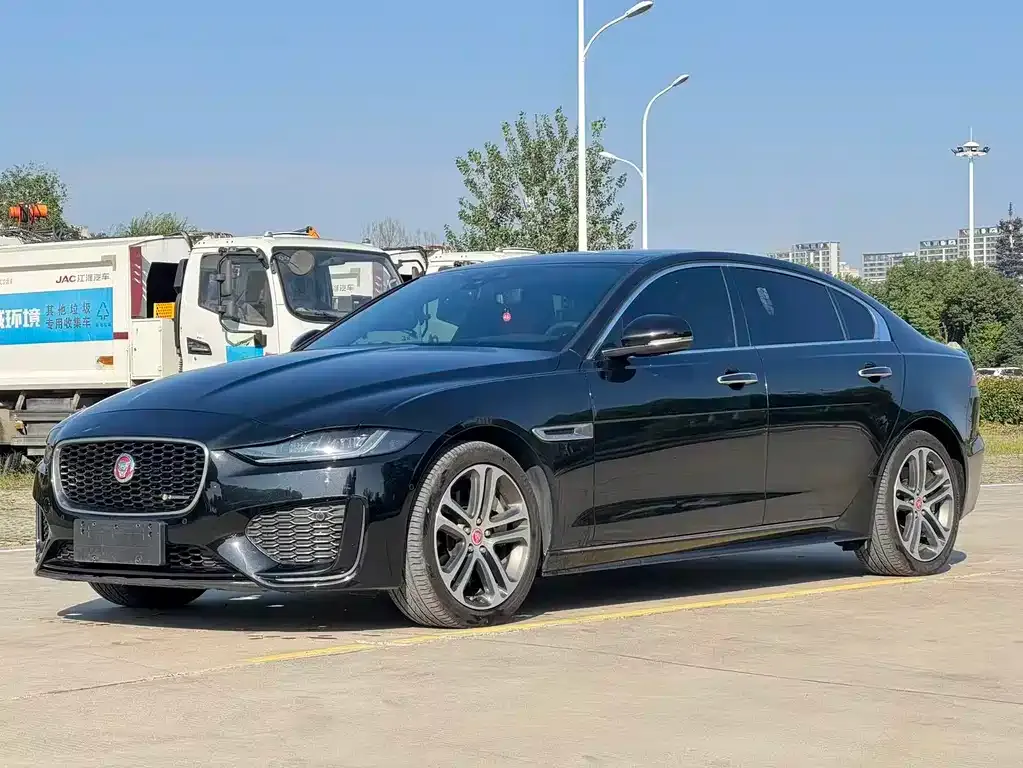 Jaguar XEL — фото 1