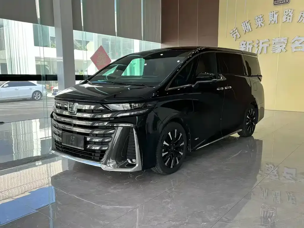 Toyota Vellfire — фото 1