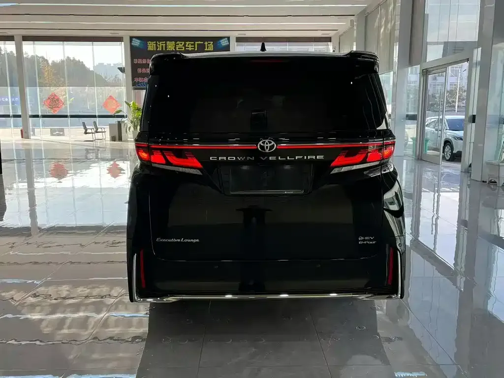 Toyota Vellfire — фото 8