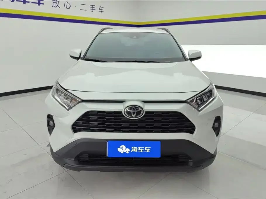 Toyota RAV4 — фото 8