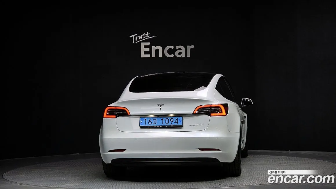 Tesla Model 3 — фото 4