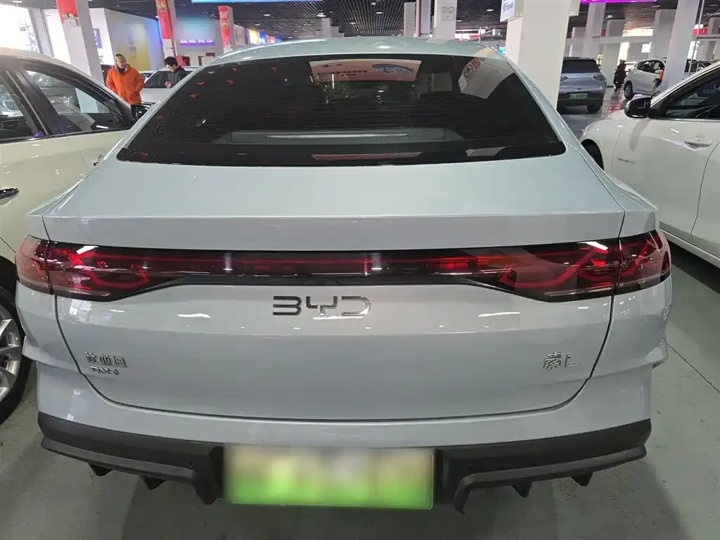 BYD Qin L — фото 4