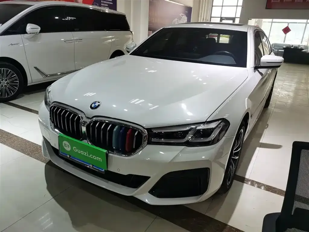 BMW 5 Series — фото 1