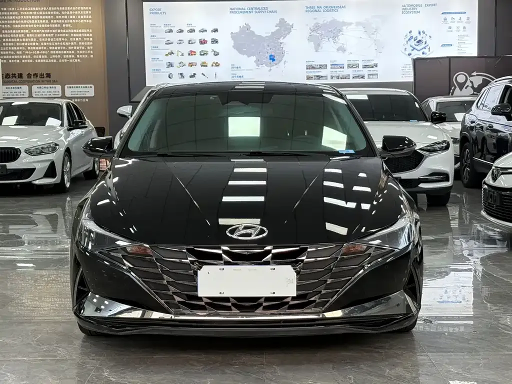 Hyundai Elantra — фото 4