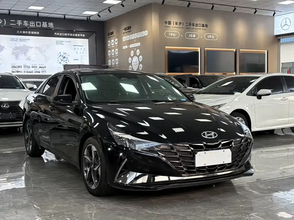 Hyundai Elantra — фото 8