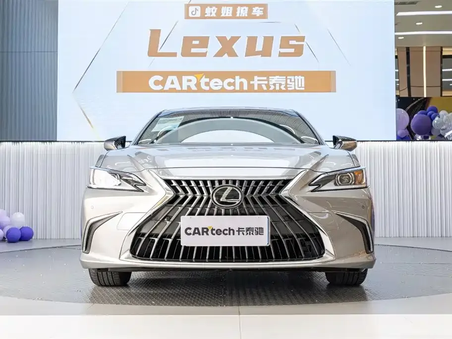 Lexus ES — фото 9
