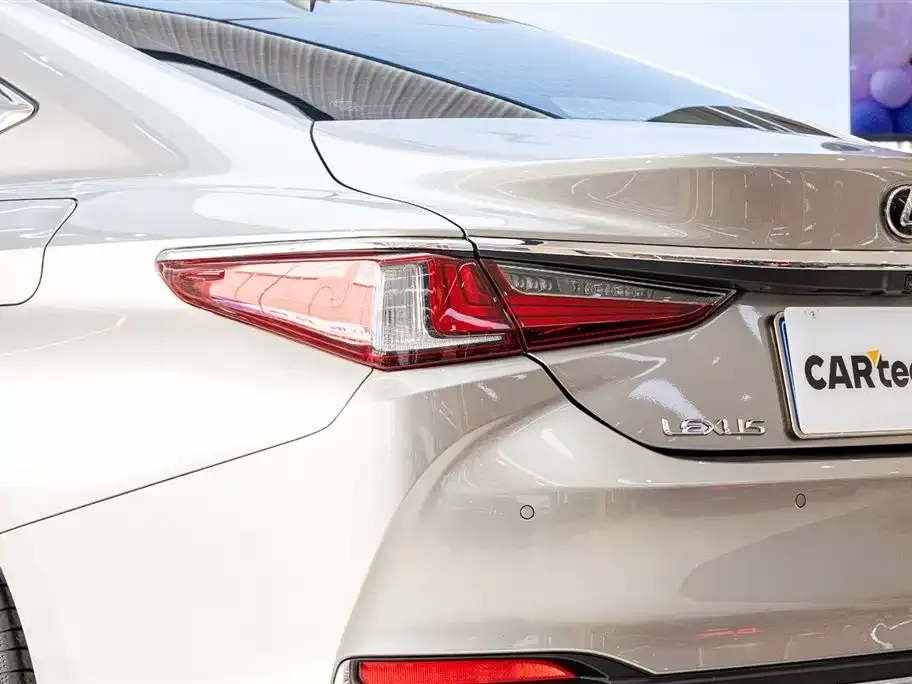 Lexus ES — фото 4