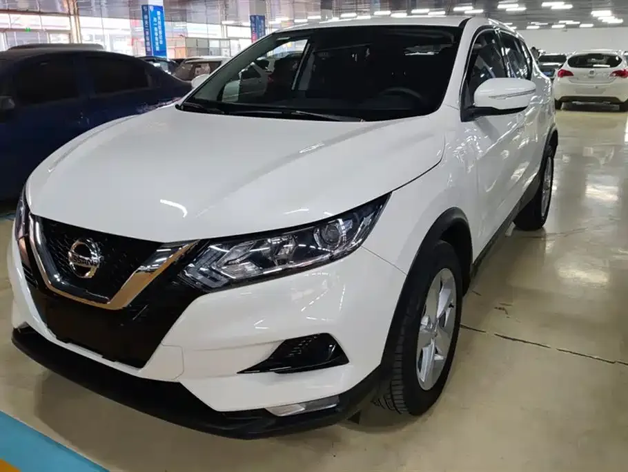 Nissan Qashqai — фото 1