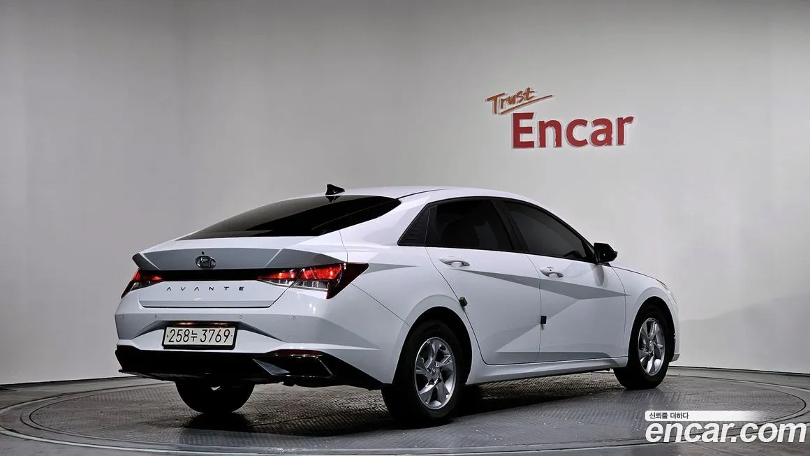 Hyundai AVANTE — фото 2