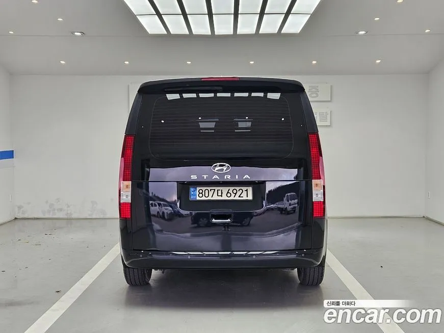 Hyundai Staria — фото 2