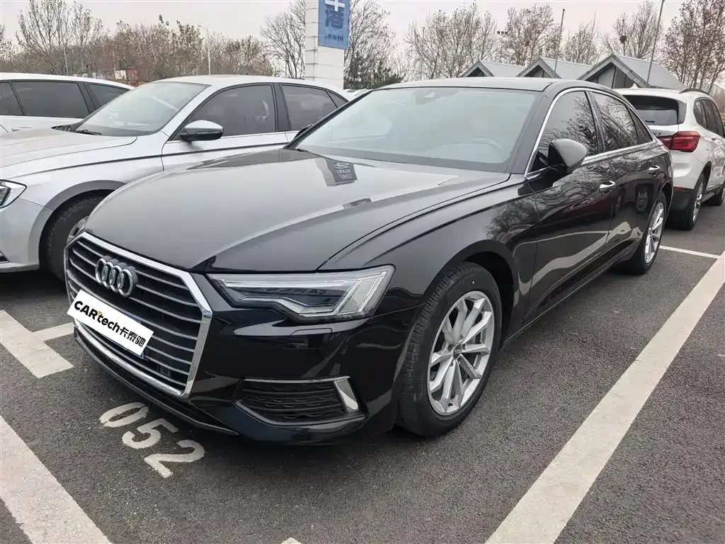Audi A6L — фото 1
