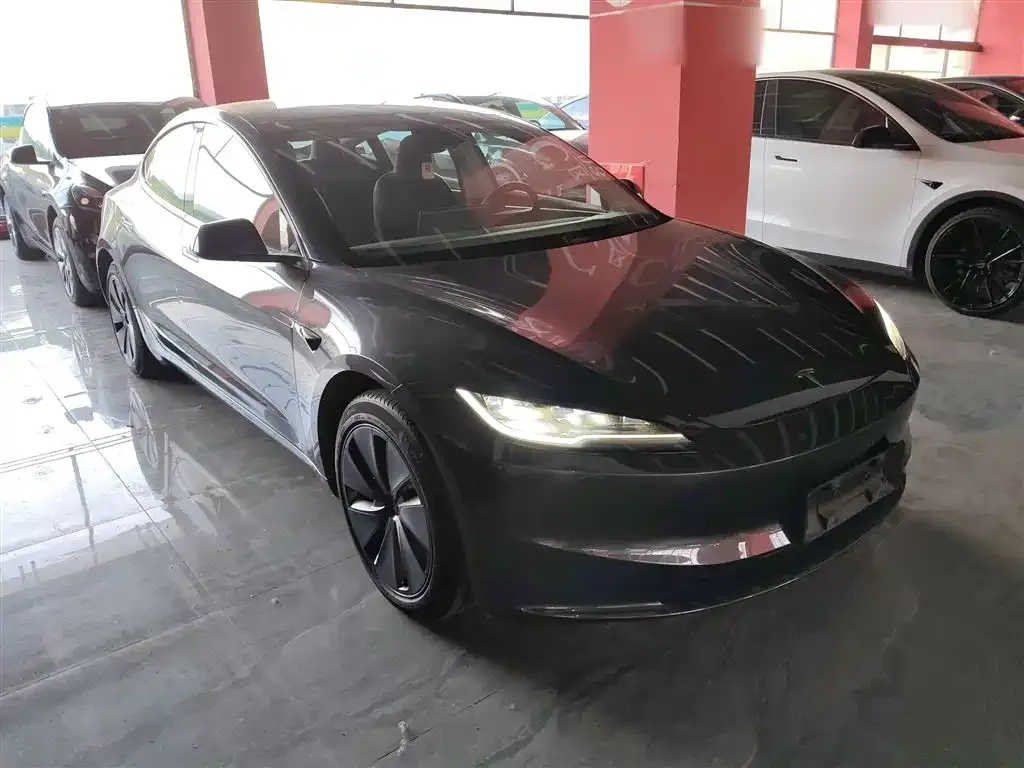 Tesla Model 3 — фото 3