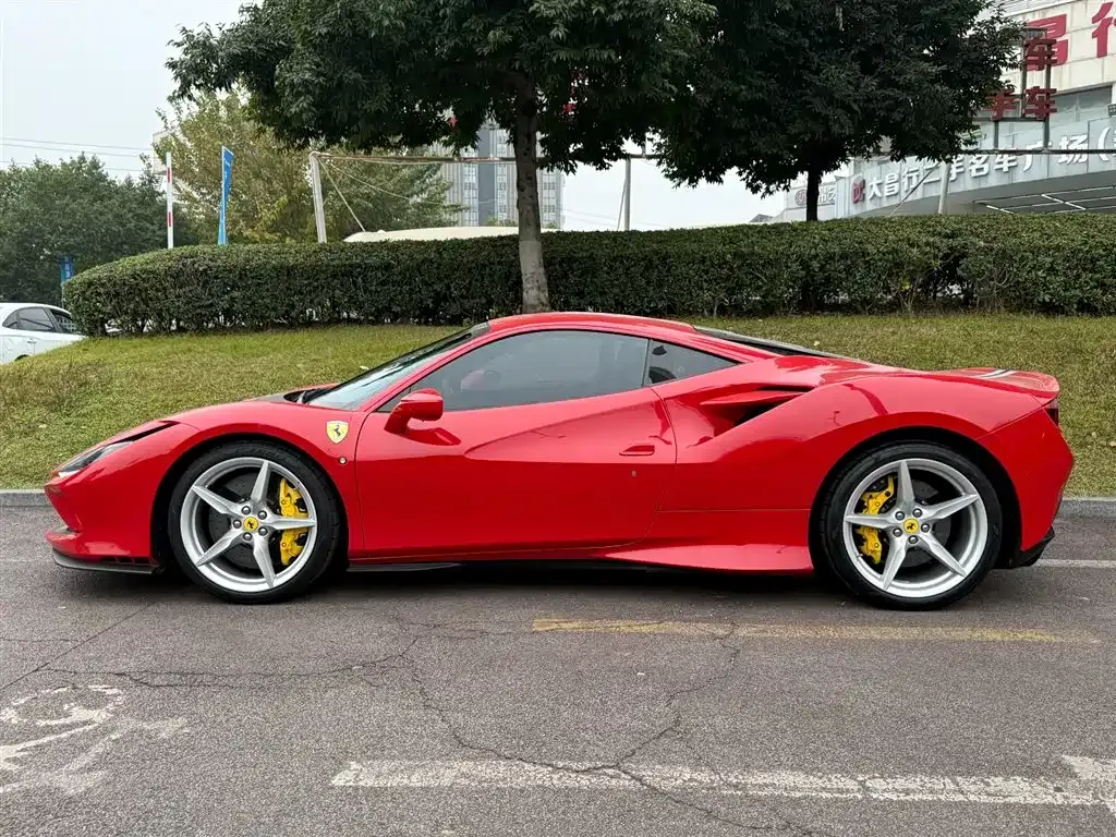 Ferrari F8 — фото 7
