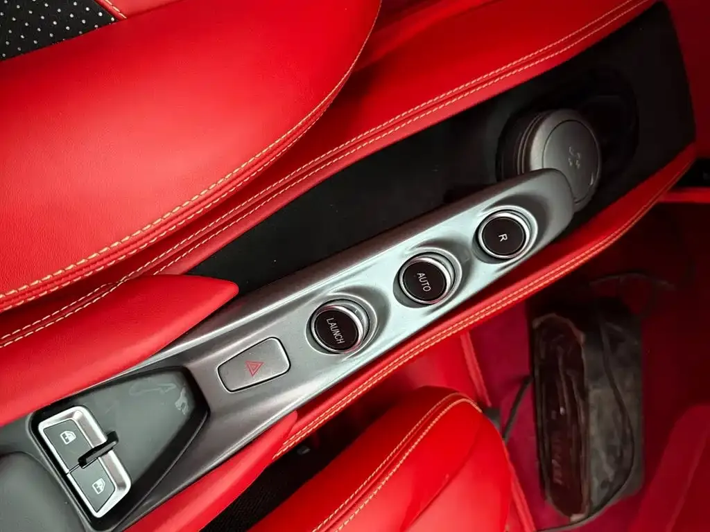 Ferrari F8 — фото 2