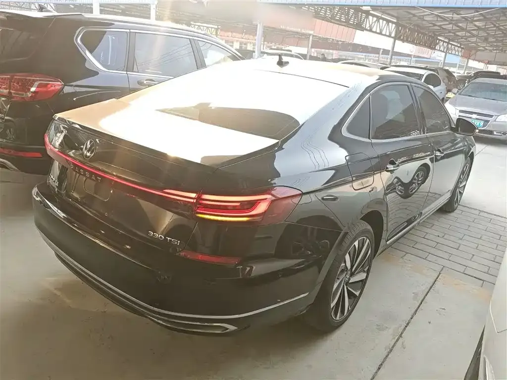Volkswagen Passat — фото 7