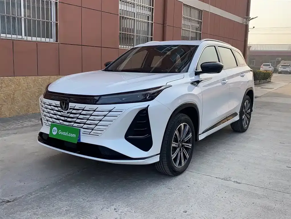 Changan CS75PLUS — фото 1