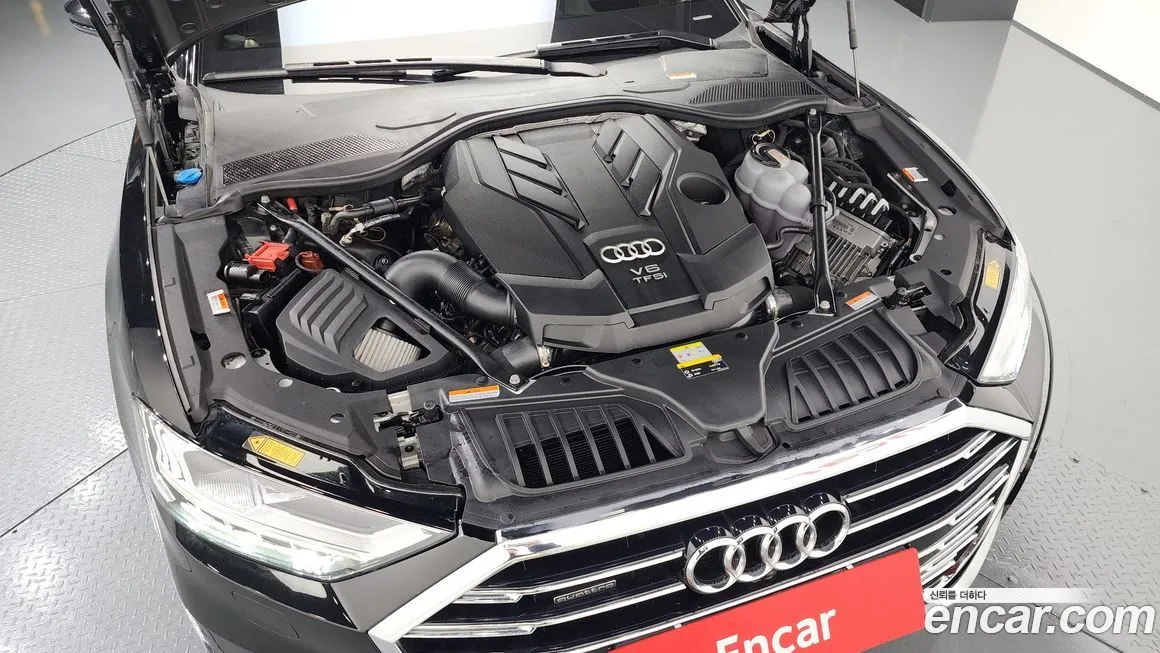 Audi A8 — фото 10
