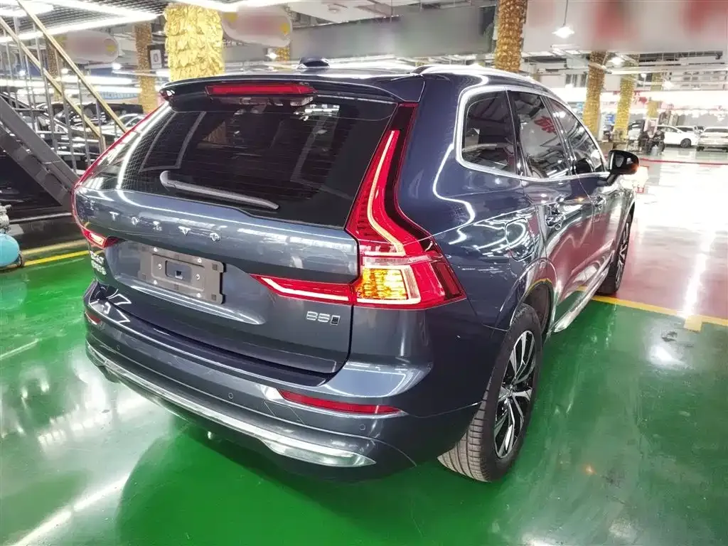 Volvo XC60 — фото 9