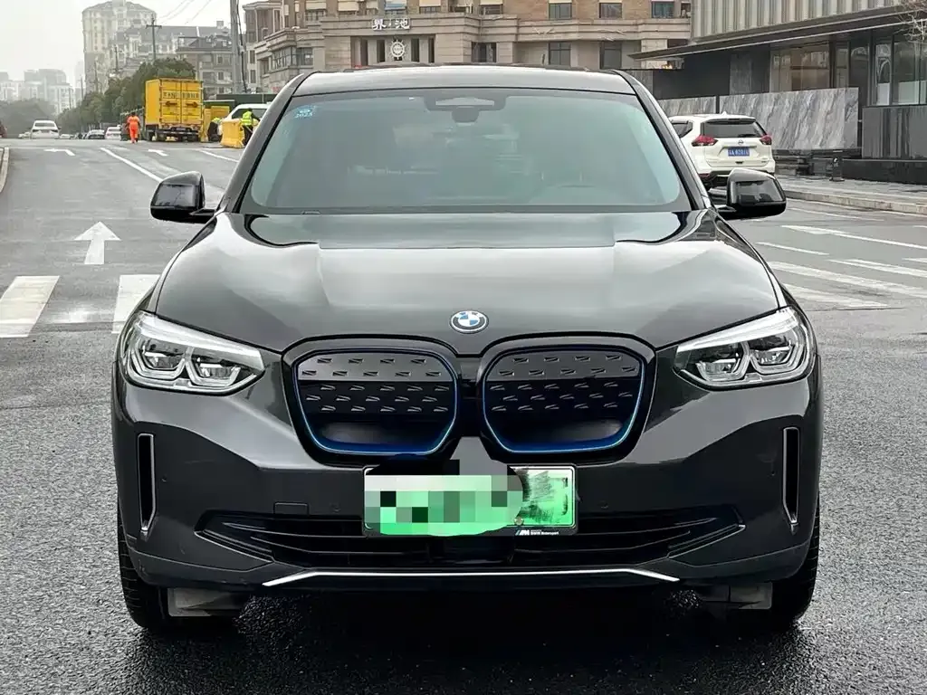 BMW iX3 — фото 2