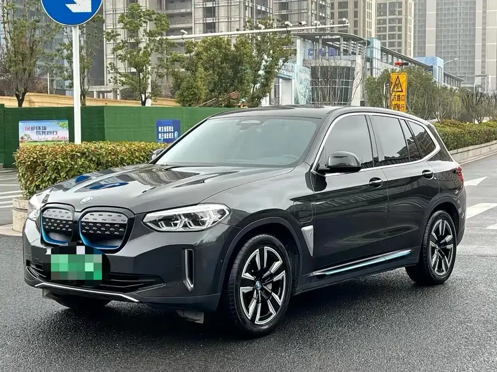 BMW iX3 — фото 3