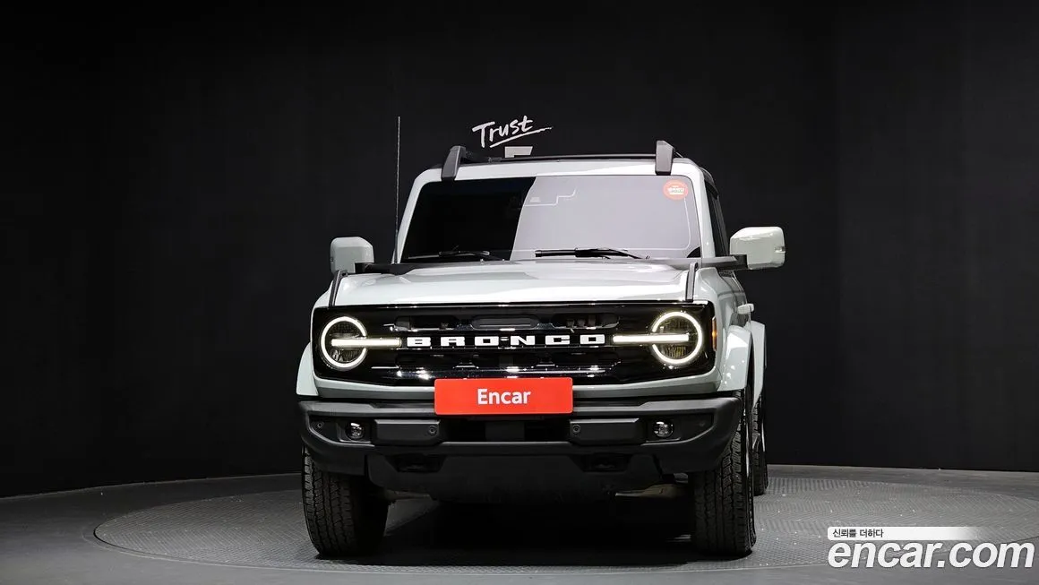 Ford Bronco — фото 10